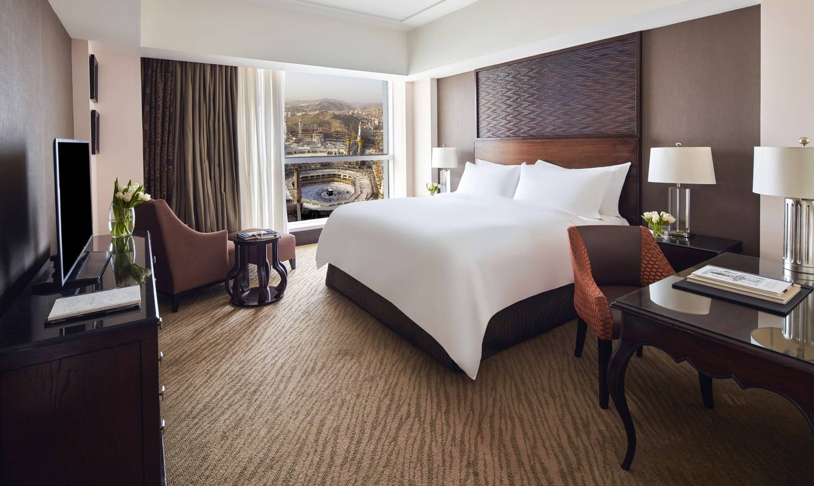 Makkah-Clock-Royal-Tower-A-Fairmont-Hotel-1